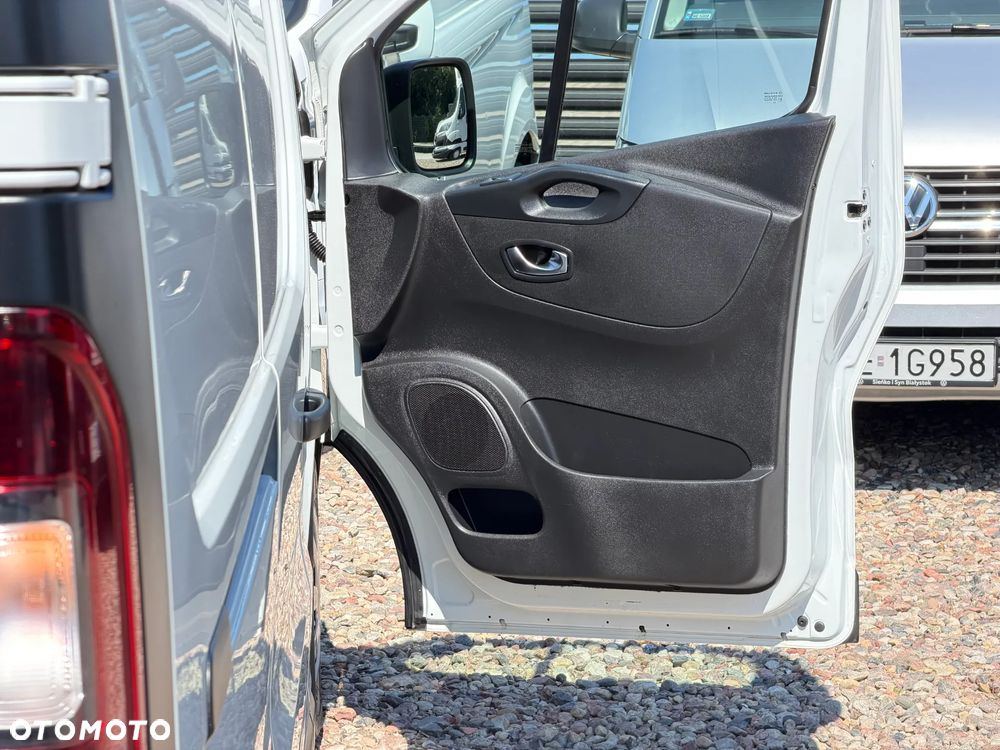 Renault Trafic - 32