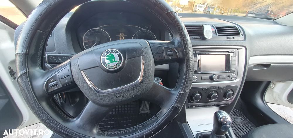 Skoda Octavia 1.6 TDI DPF Ambiente - 8