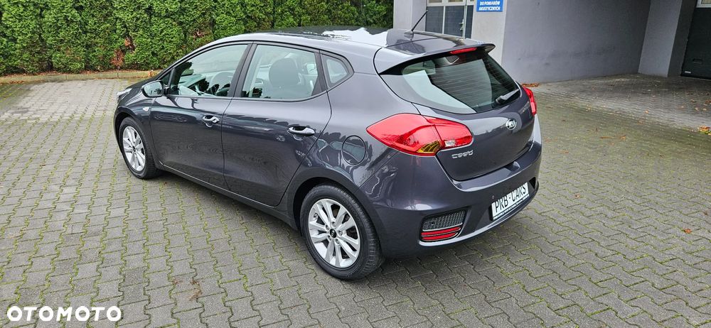 Kia Ceed 1.4 CVVT Dream-Team Edition - 4
