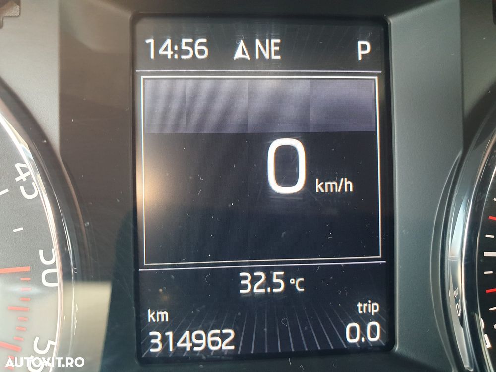 Skoda Octavia 1.6 TDI DSG Style - 38