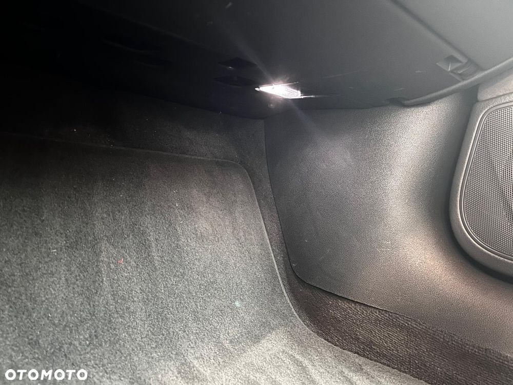 Audi A6 Avant 2.0 TDI Ultra S tronic - 33