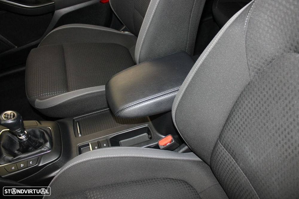 Ford Focus SW 1.0 EcoBoost Active - 27