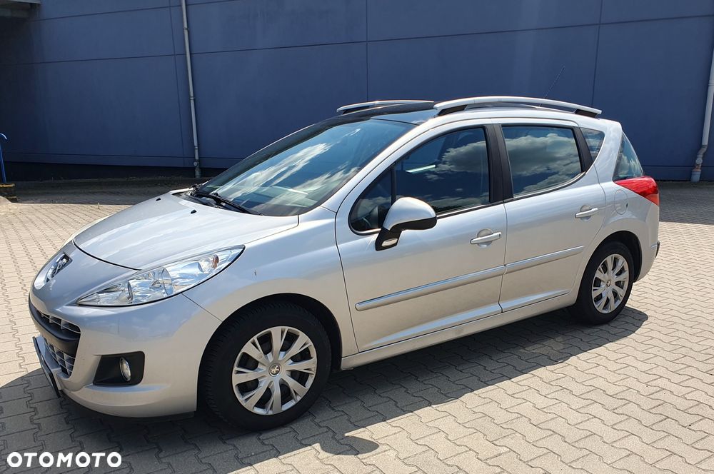 Peugeot 207 - 8