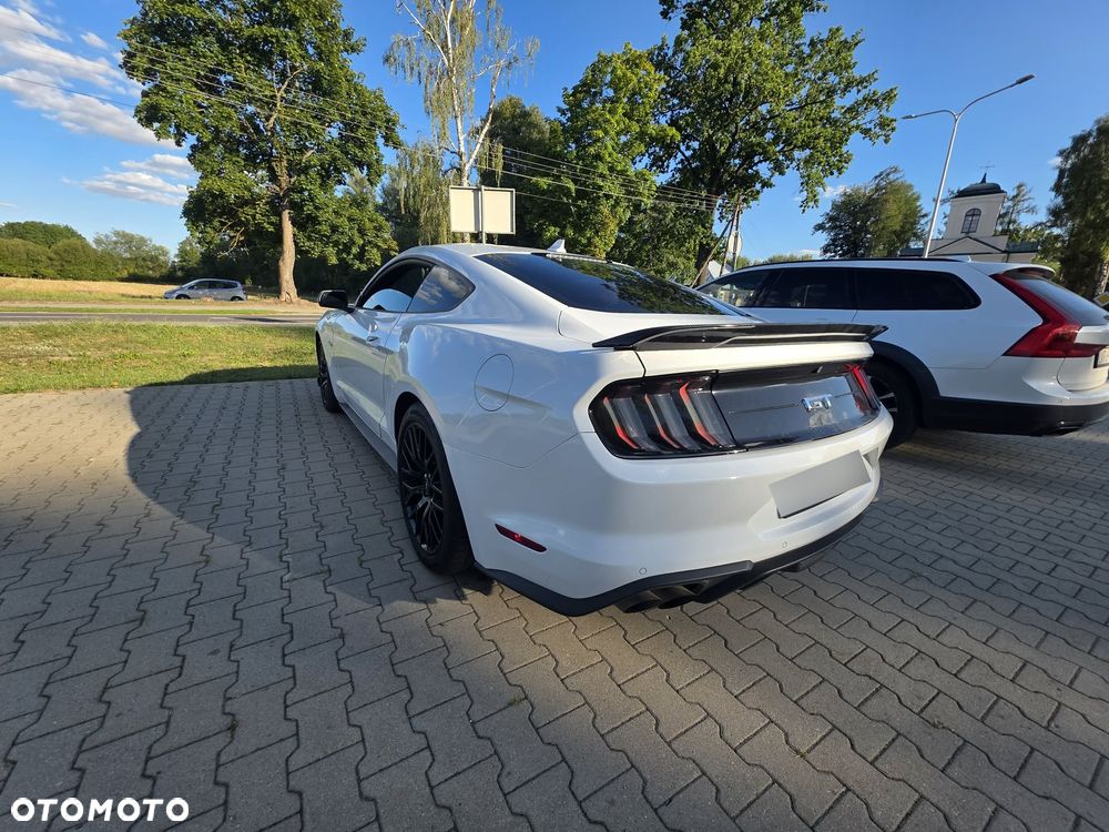 Ford Mustang - 4