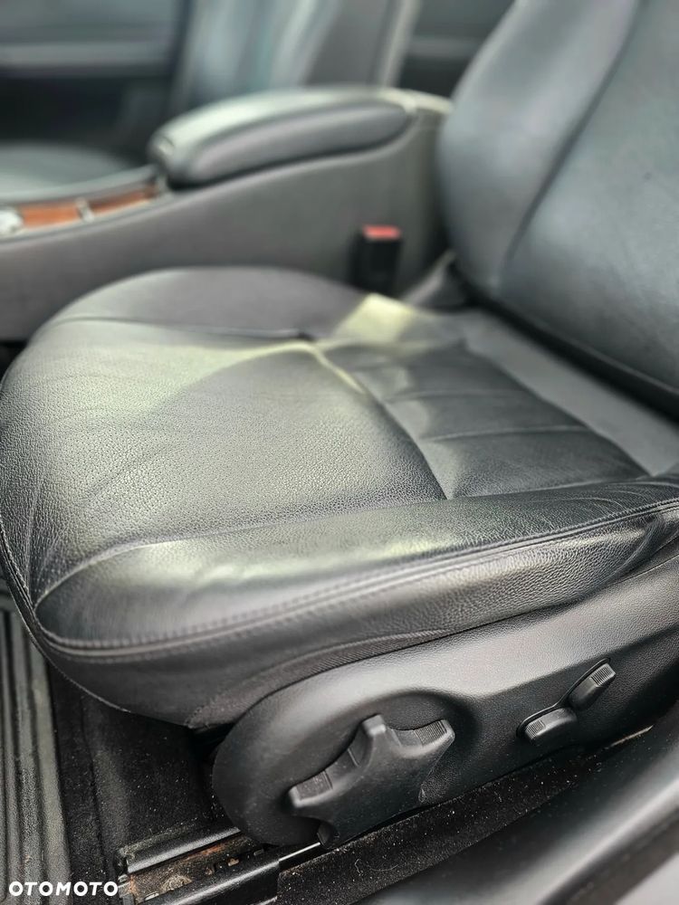 Mercedes-Benz Klasa C 320 T CDI 7-G-TRONIC Elegance DPF - 17