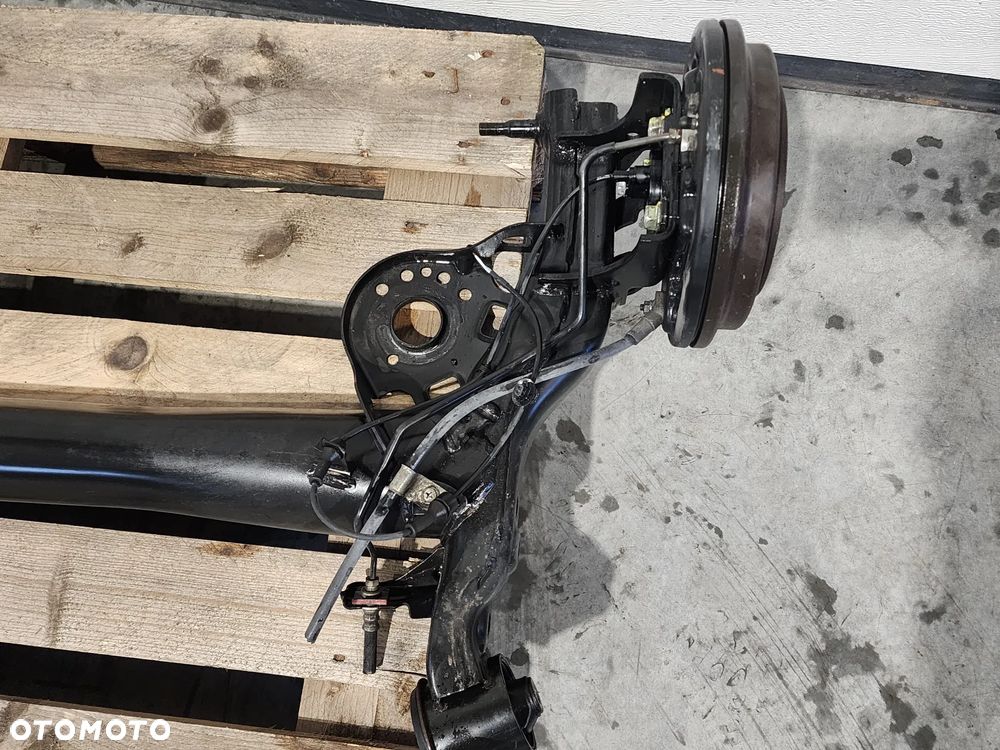 Suzuki Swift MK7 oś belka zawieszenia tył stan BDB - 3
