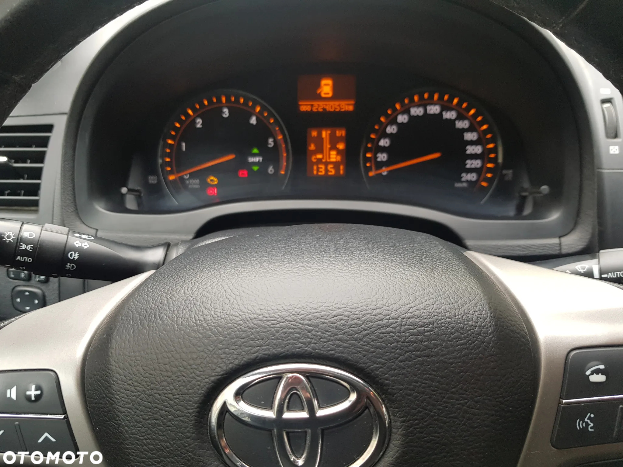 Toyota Avensis 2.0 D-4D Sol+NAVI - 10