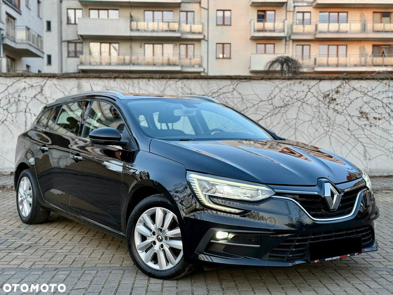 Renault Megane Grandtour TCe 140 GPF EDC LIMITED - 4
