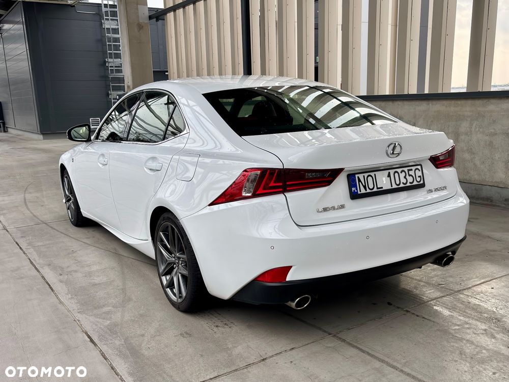Lexus IS 200t F Sport - 4