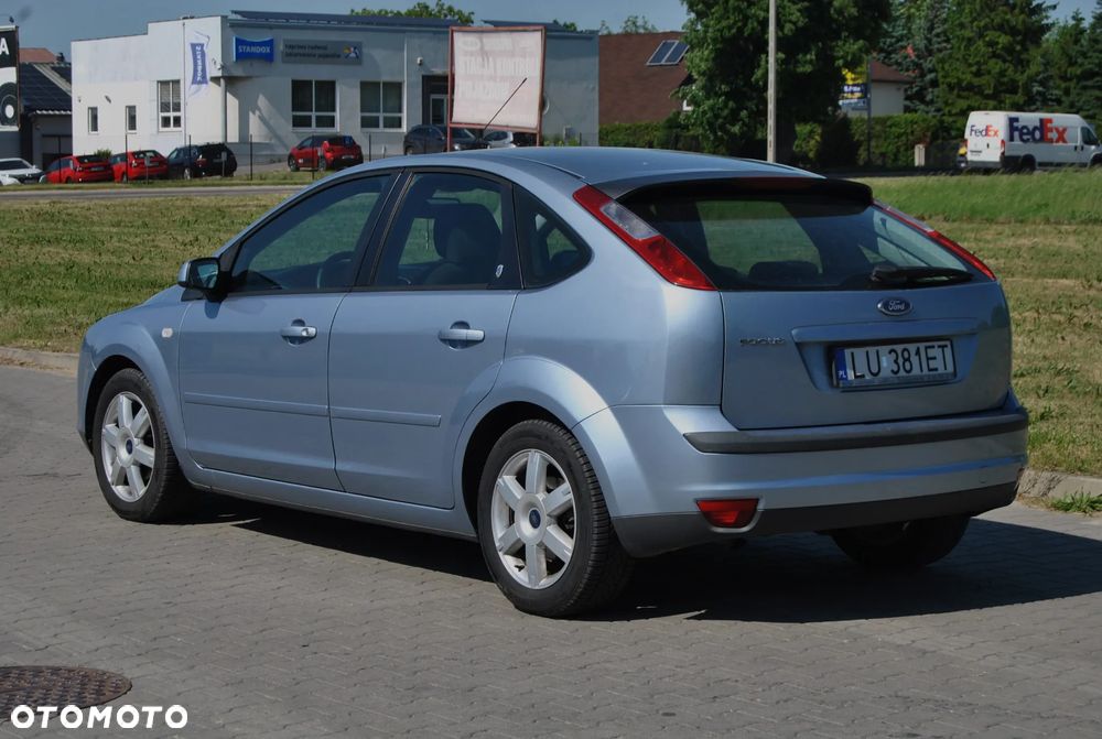 Ford Focus 1.6 Ghia - 4