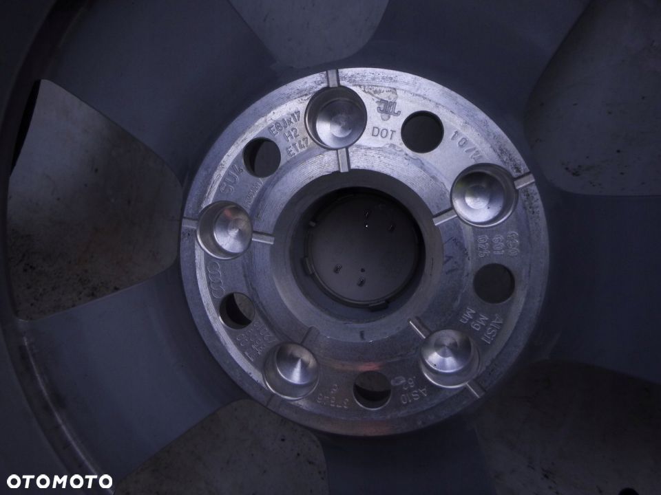 AUDI A3 tt 8s KOŁA FELGI ALUMINIOWE R17 8J ET47 JAK NOWE 8s0601025 - 11