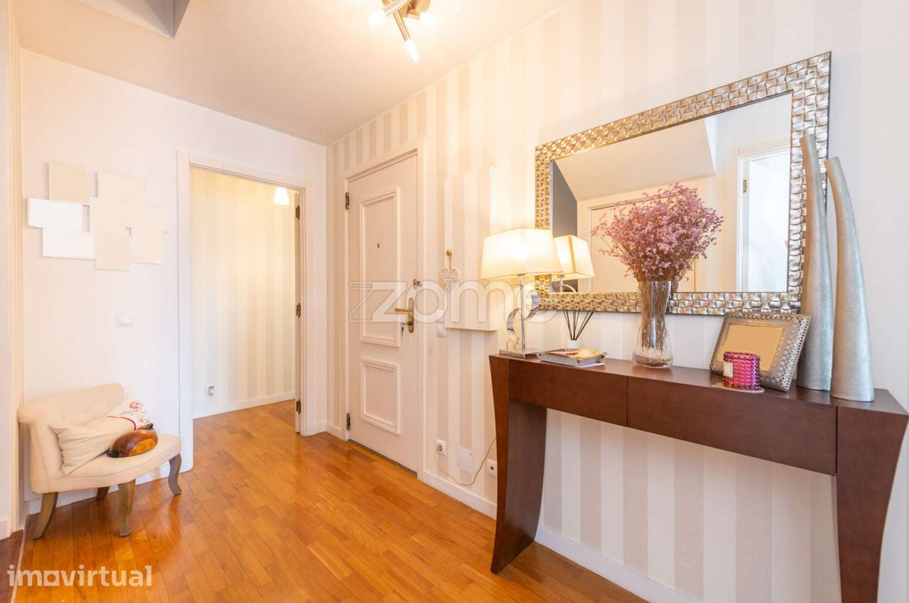 Apartamento T5 Duplex com Terraço e Garagem ao Marquês, Porto - Grande imagem: 4/54