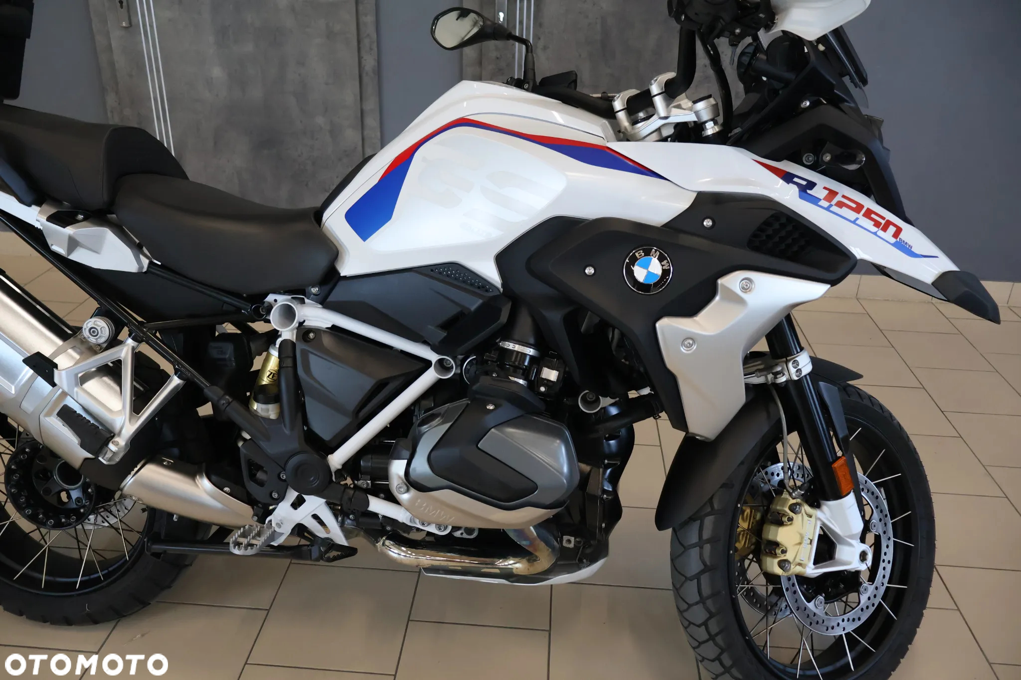 BMW R - 16