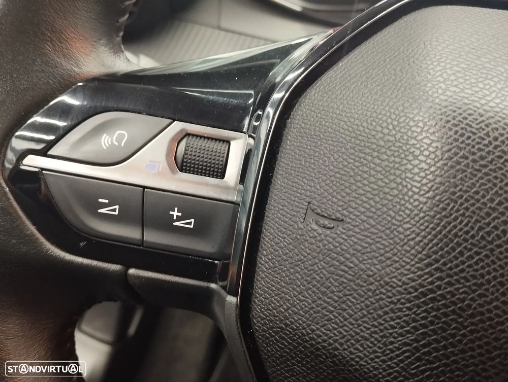 Peugeot 2008 1.2 PureTech Active Pack - 18