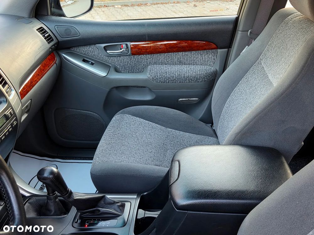 Toyota Land Cruiser - 12