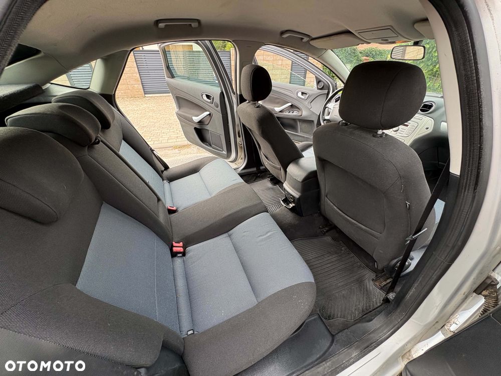 Ford Mondeo 1.8 TDCi Gold X - 18