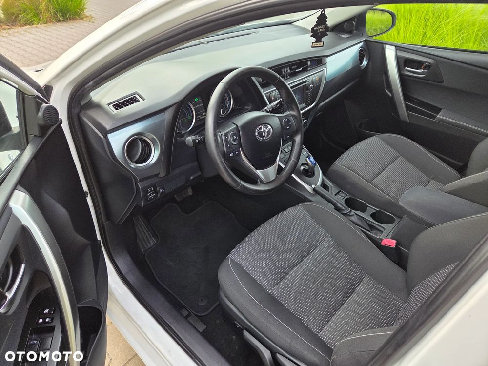 Toyota Auris - 11