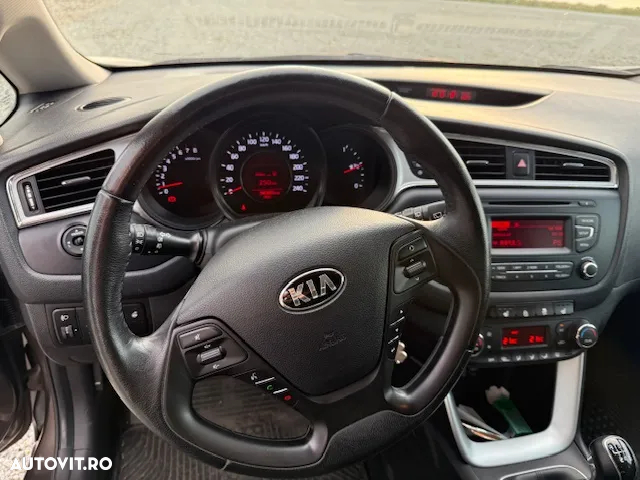 Kia Ceed Cee'd 1.4 GSL Best - 9