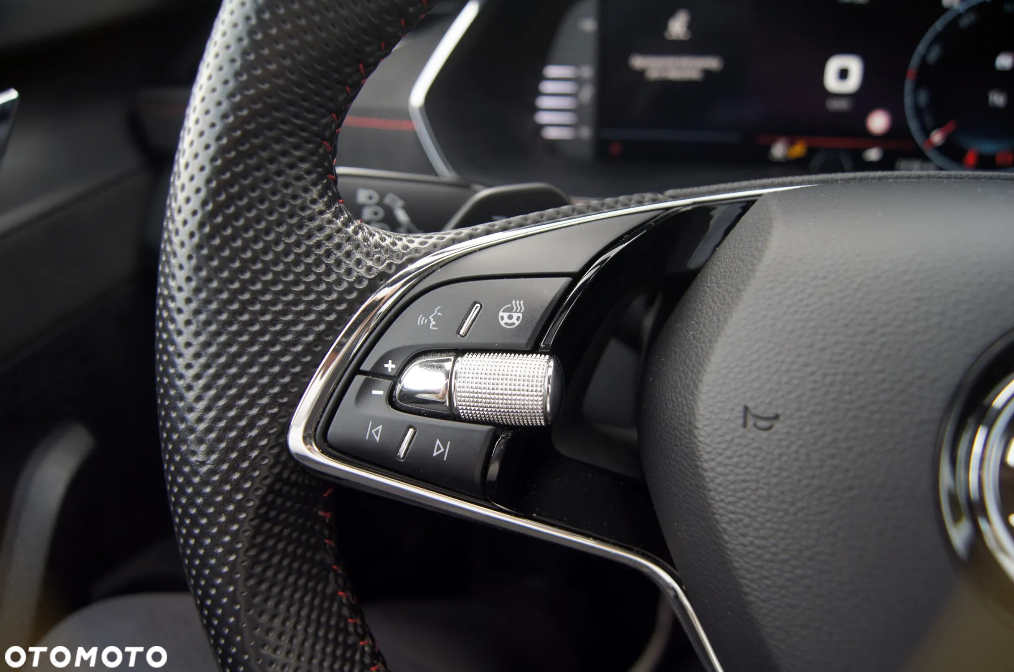 Skoda Octavia Combi 2.0 TSI DSG RS - 19