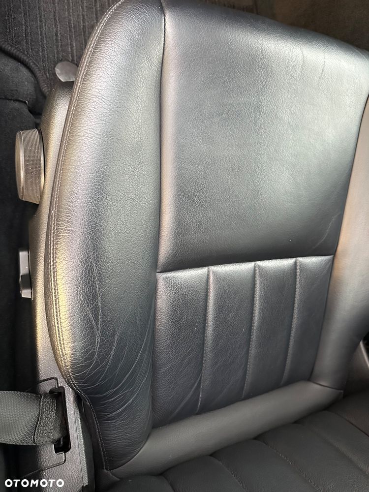 Mercedes-Benz Klasa C 320 CDI DPF 4Matic 7G-TRONIC Elegance - 12