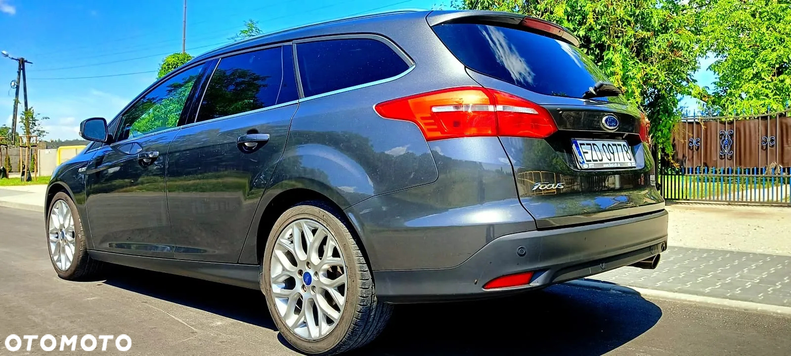 Ford Focus Turnier 1.5 EcoBoost Start-Stopp-System Titanium - 4