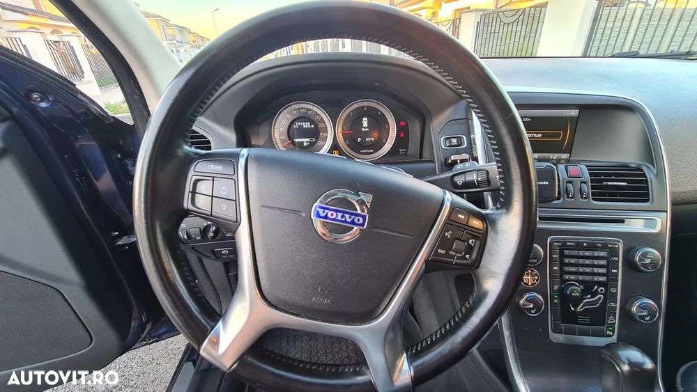 Volvo XC 60 D5AWD Ocean Race - 22