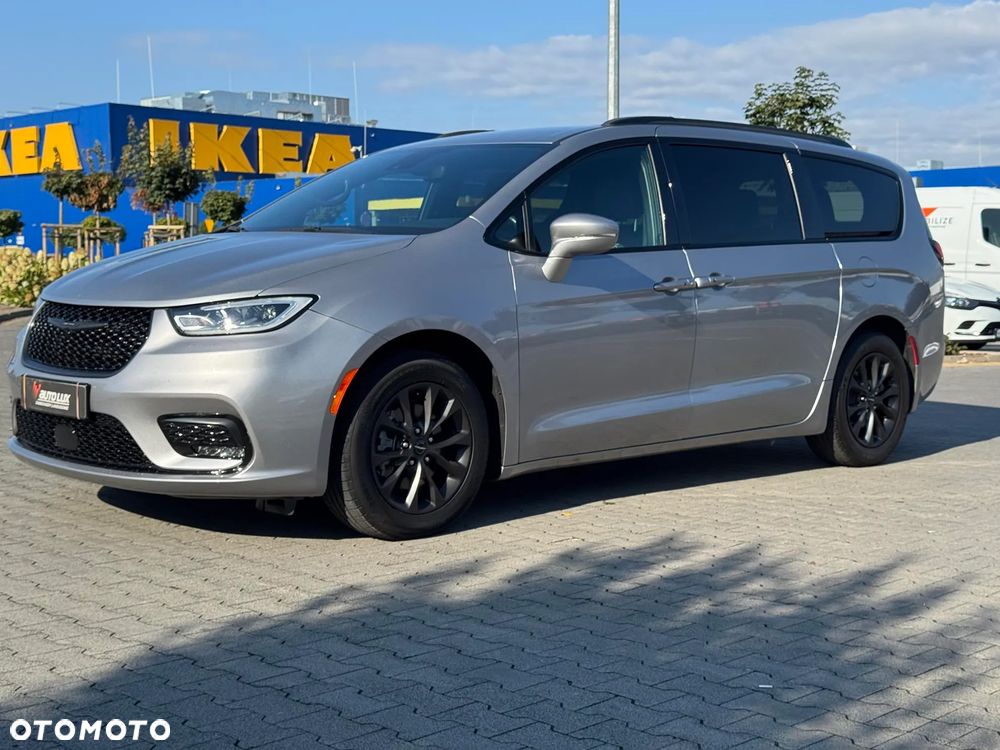 Chrysler Pacifica - 33