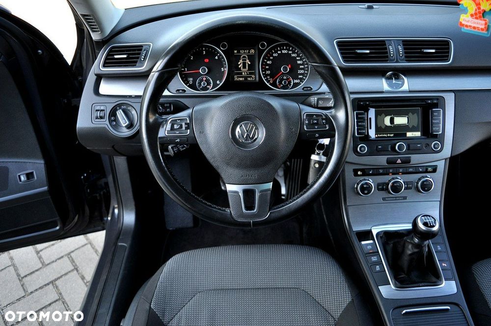 Volkswagen Passat - 6
