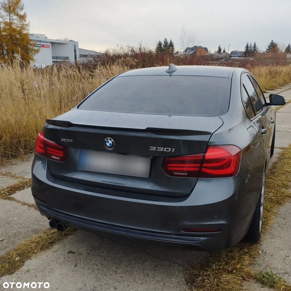 BMW Seria 3 330i xDrive Edition Luxury Line Purity - 11