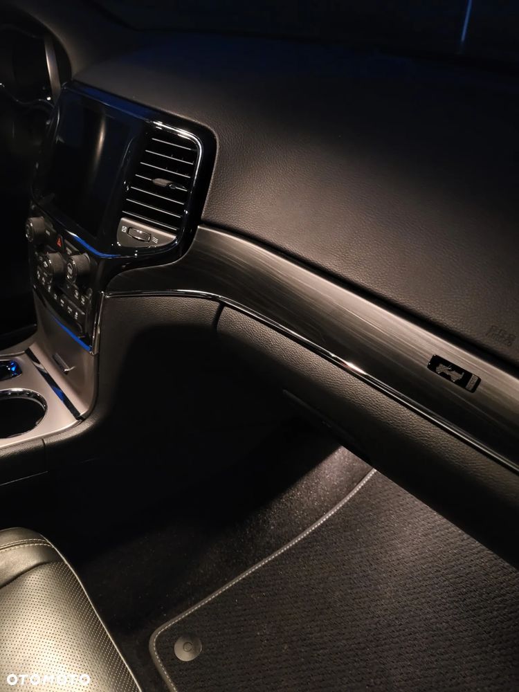 Jeep Grand Cherokee - 8