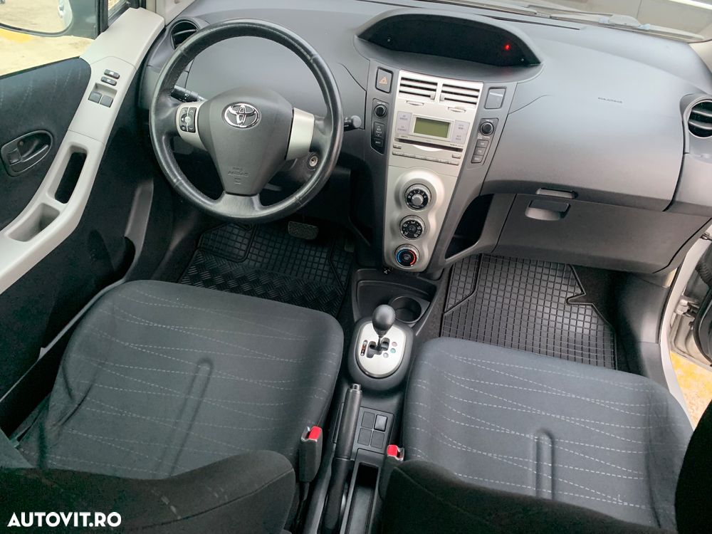 Toyota Yaris 1.4 D-4D Aut Sol - 8