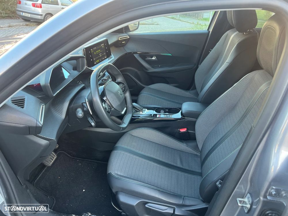 Peugeot 2008 PureTech 130 EAT8 Allure Pack - 12