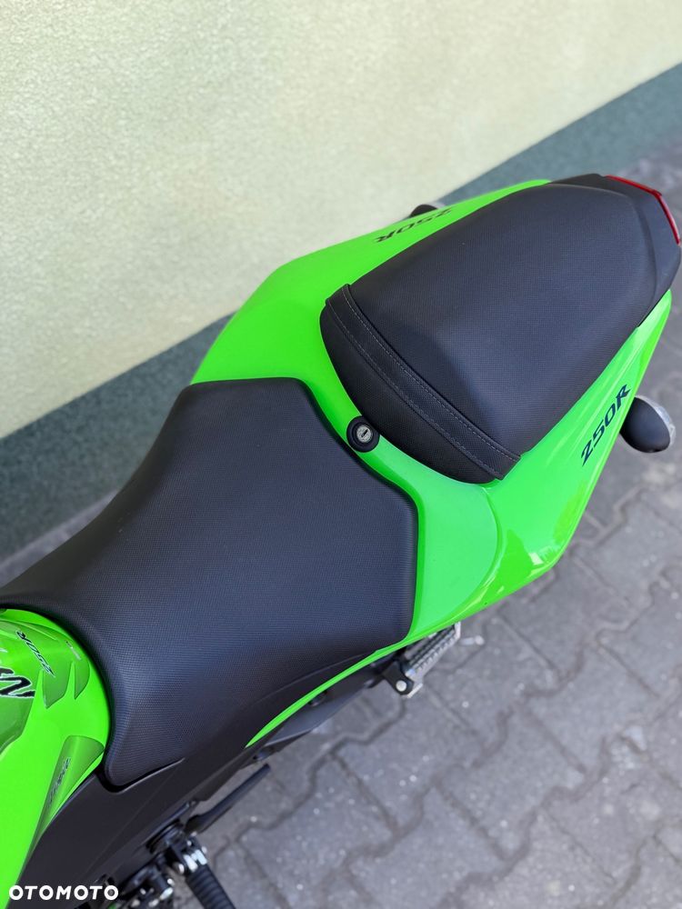 Kawasaki Ninja 250R - 34