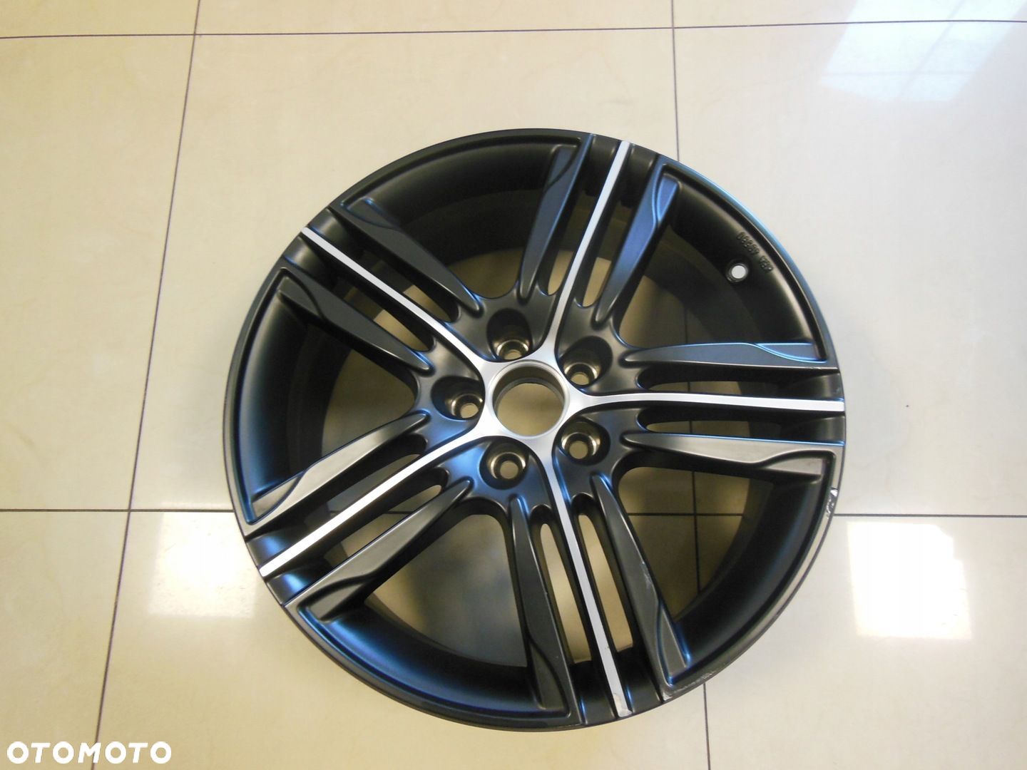 ALU FELGA 5X105 18" ET42 57R8755 - 1