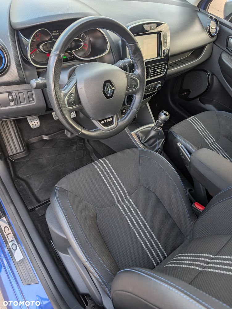 Renault Clio - 12
