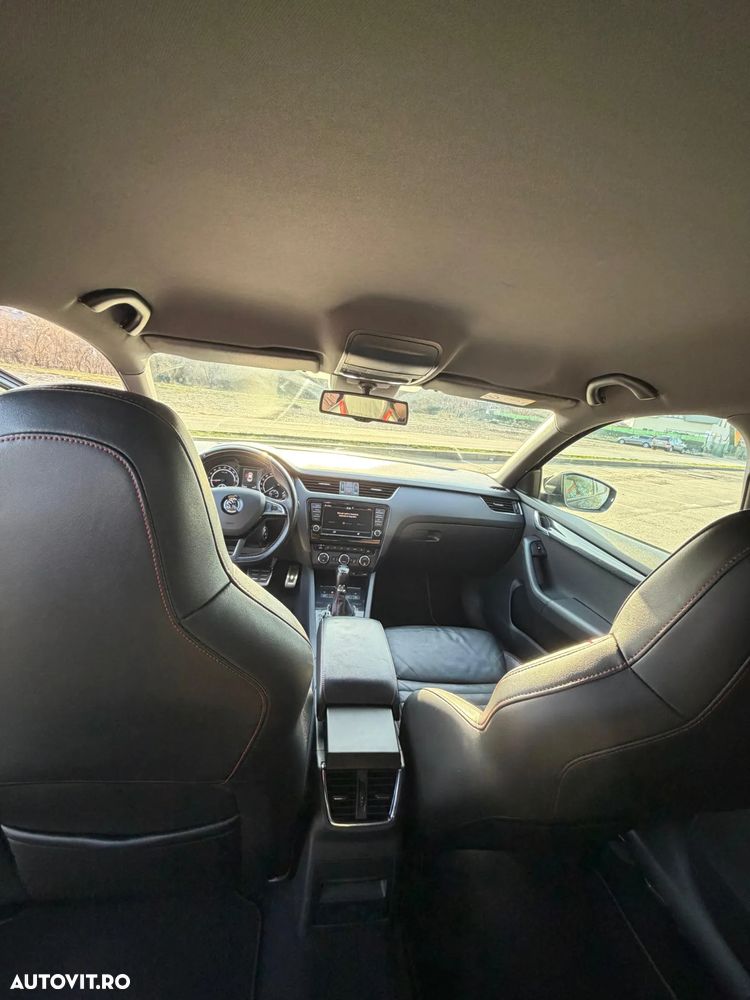 Skoda Octavia 2.0 TDI DSG RS - 20
