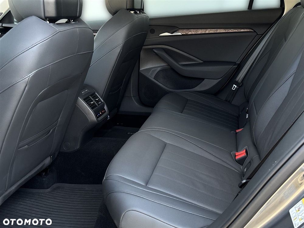 Skoda Superb 2.0 TDI SCR 4x4 L&K DSG - 13
