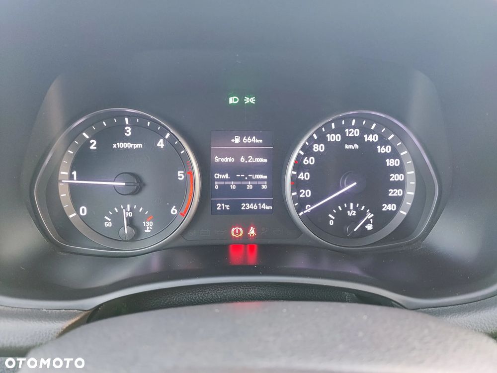 Hyundai i30 1.6 D Classic + - 12