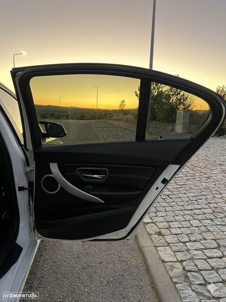 BMW 318 d Pack M - 15