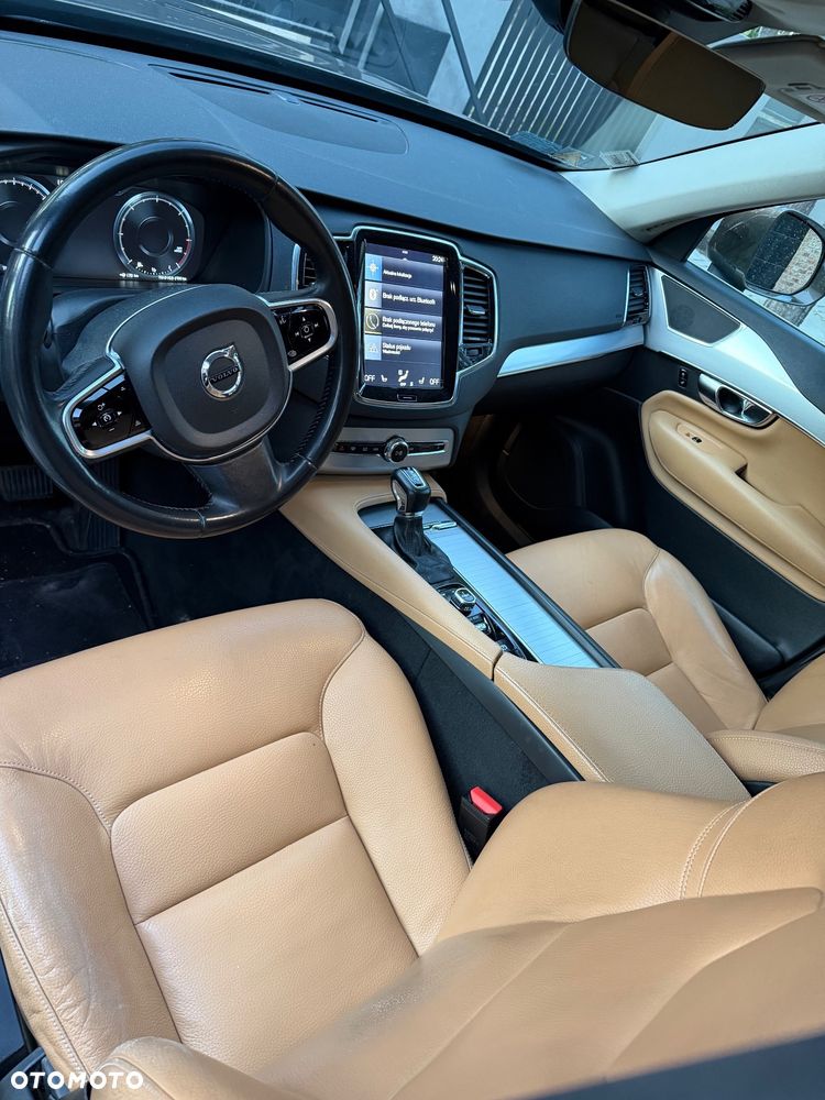 Volvo XC 90 D5 AWD Momentum 7os - 11