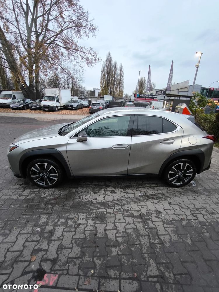 Lexus UX - 32