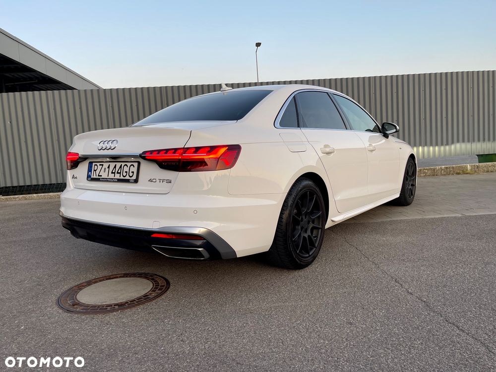 Audi A4 ver-40-tfsi-mhev-s-line-s-tronic - 1