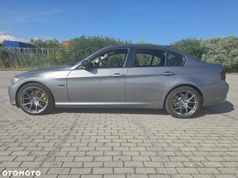 BMW Seria 3 320d xDrive DPF - 8