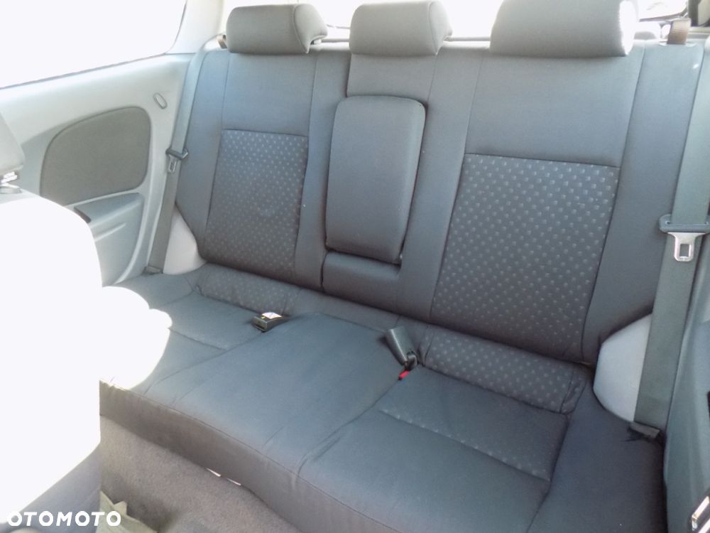 Nissan Almera - 7
