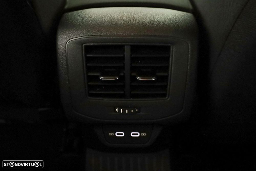 VW T-Roc 1.5 TSI Urban DSG - 22