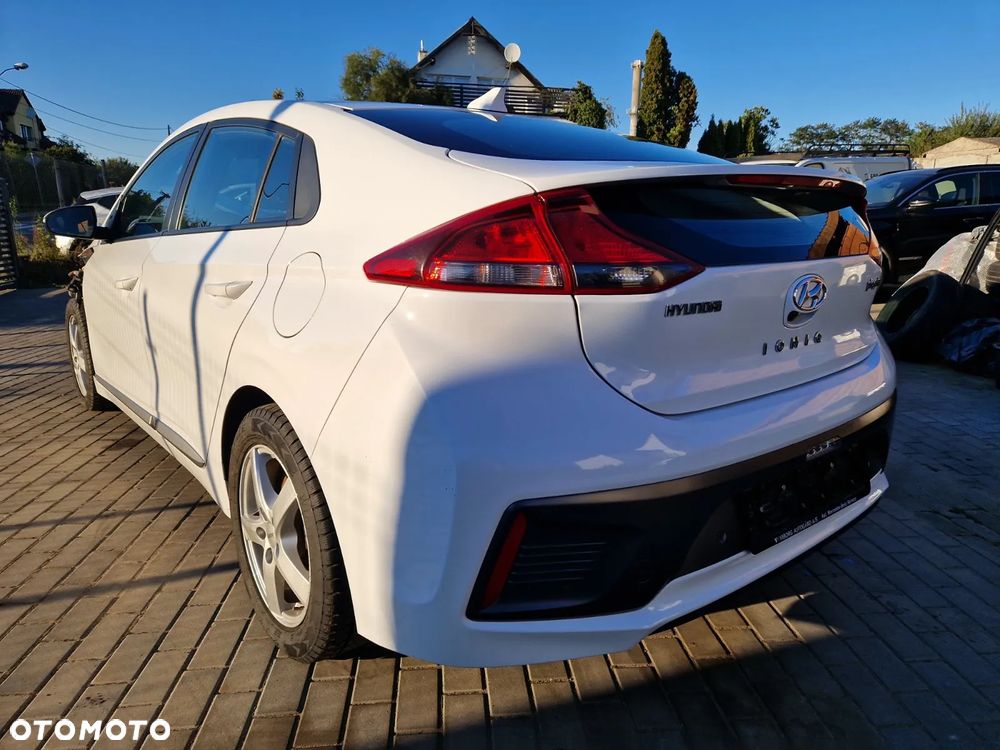 Hyundai IONIQ - 26