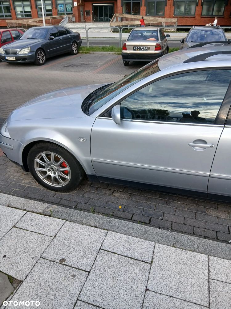 Volkswagen Passat 2.0 Basis - 4