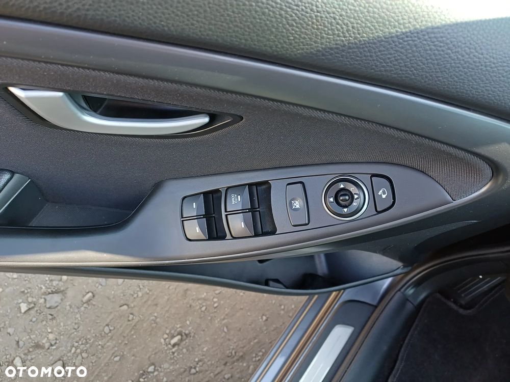 Hyundai i30 blue Kombi 1.6 GDi Passion - 16