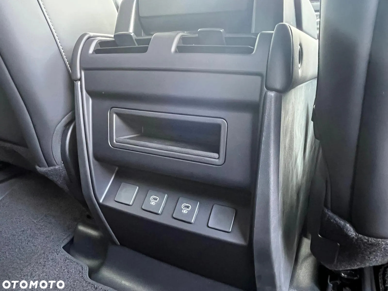 Land Rover Defender - 9