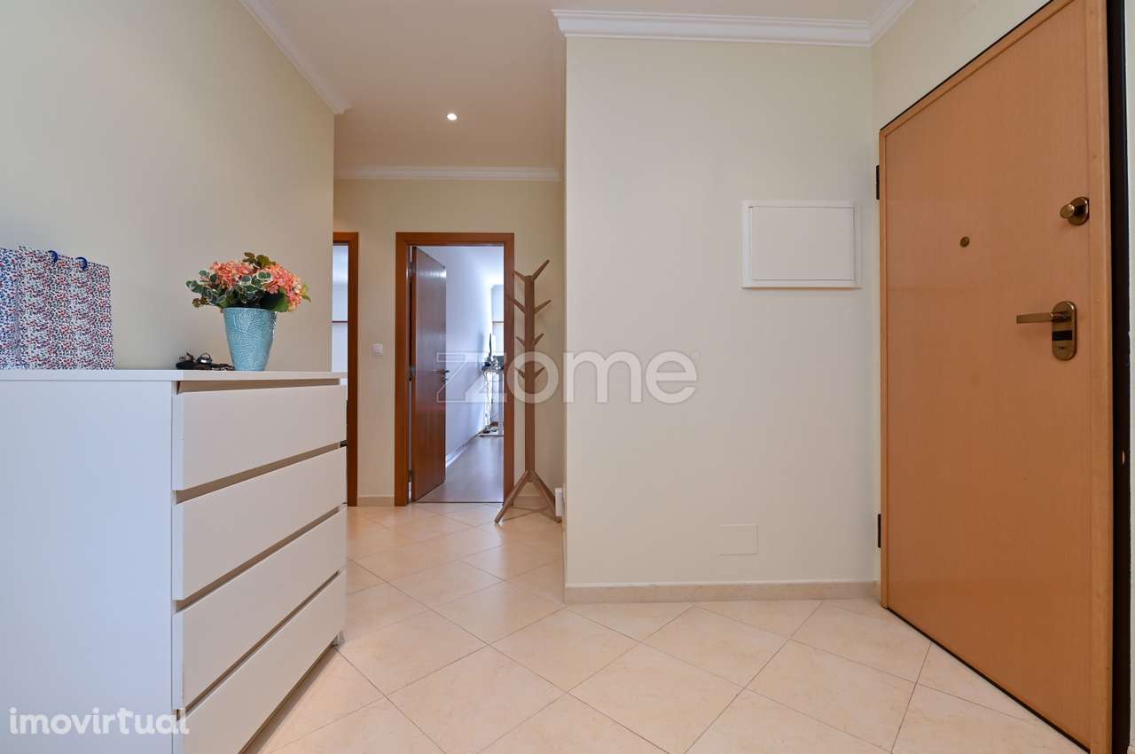 Apartamento T3 na Urbanização Quinta do Mirante em Queluz - Grande imagem: 2/28